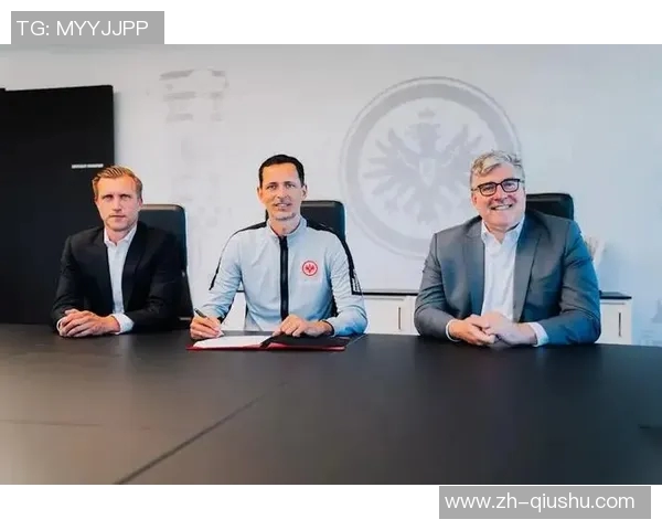 德天空报道法兰克福高层未考虑解雇托普默勒将失利责任归于球员表现 德天空报道法兰克福高层未考虑解雇托普默勒将失利责任归于球员表现