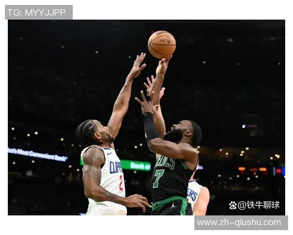 杰伦布朗三双表现精彩27投9中斩获27分10篮板12助攻三分球命中率40