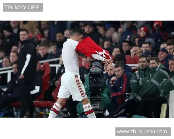 吉达联合后卫佩雷拉社媒发声不满判罚直指裁判如同剧本安排