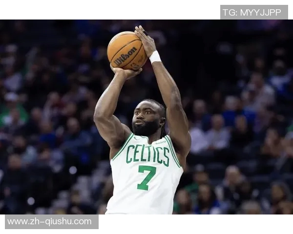 杰伦布朗高效表现20投12中砍下30分13篮板三分球命中率惊人